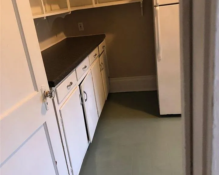 1819 Cedardale Ave #B — Photo 6