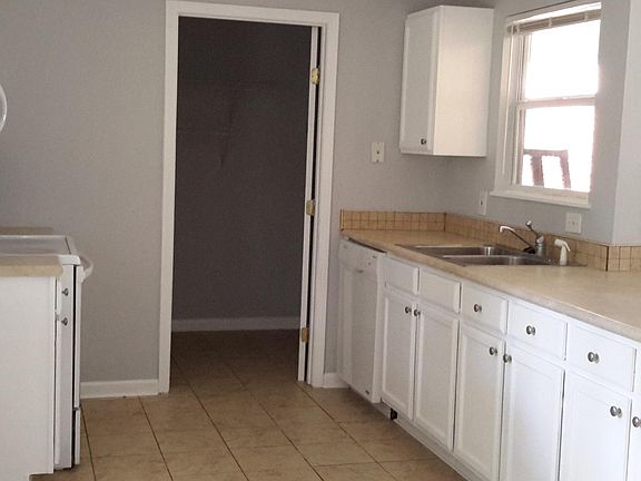 2nd image of 3613 Meadowdale Dr
