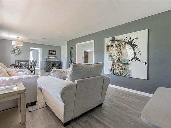 3rd image of 11008 N Forest Hills Dr