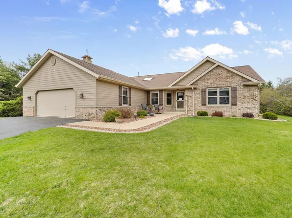 2443 Dove COURT, Cedarburg, WI 53012
