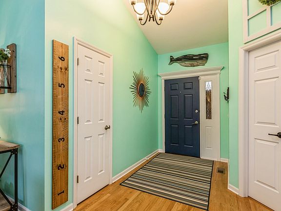 3rd image of 531 Valerian Ln