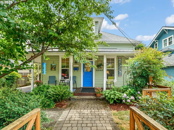 1562 Buck St, West Linn, OR 97068