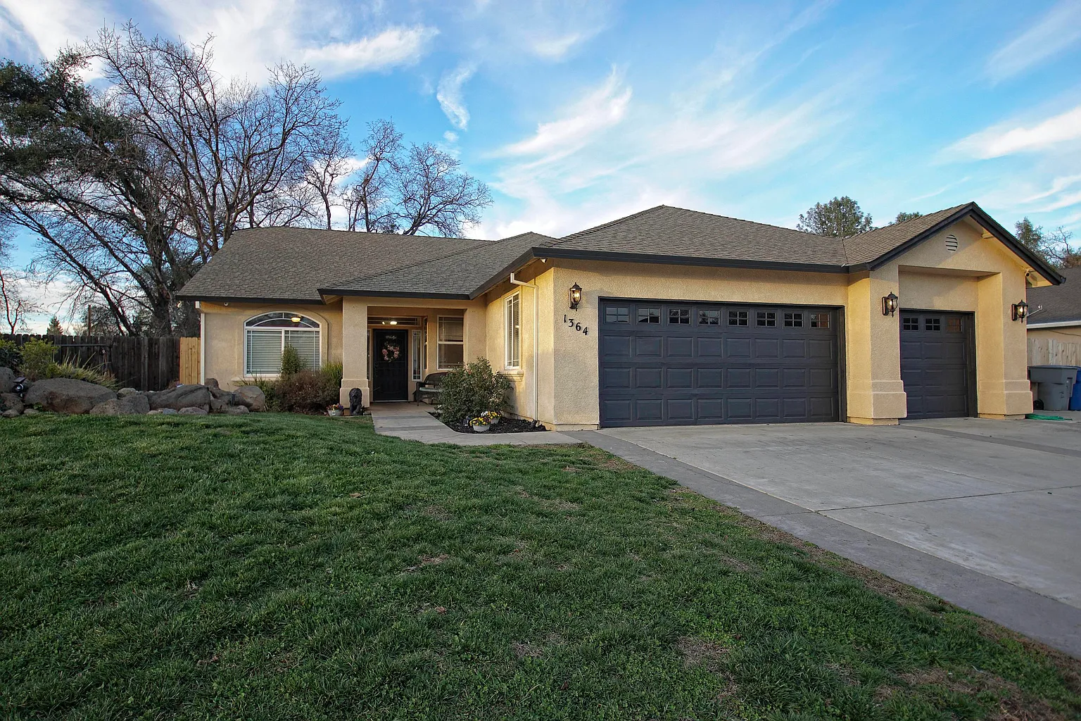 1364 Empress Ln photo 1