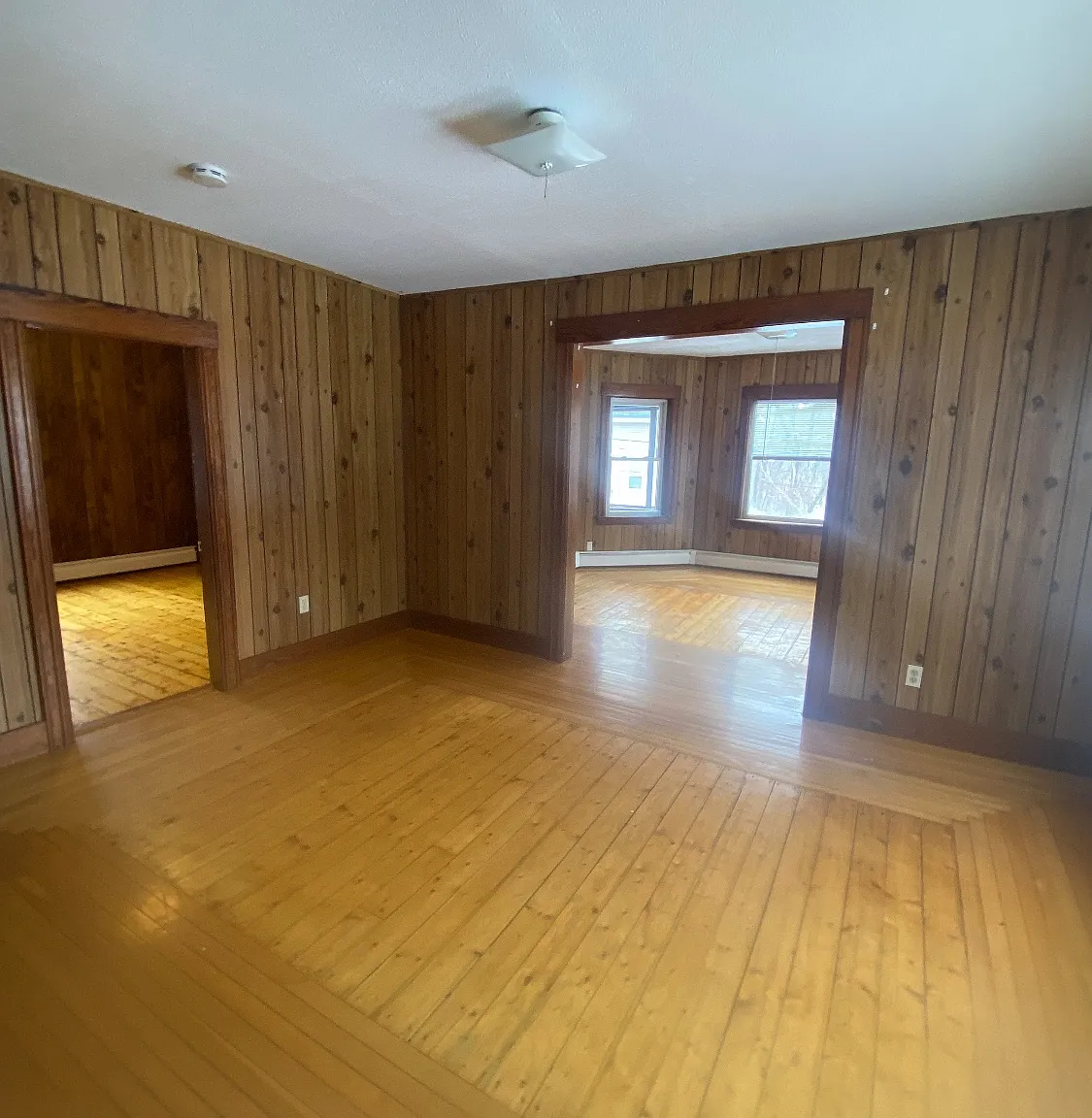 3 bed, 1200 sqft, $1,950 — Photo 2