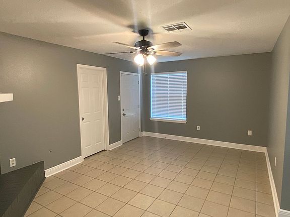 3rd image of 355 Woodland Dr