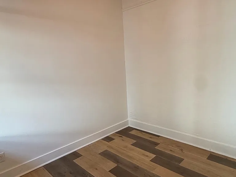 210 E High Ave #1/2 — Photo 10