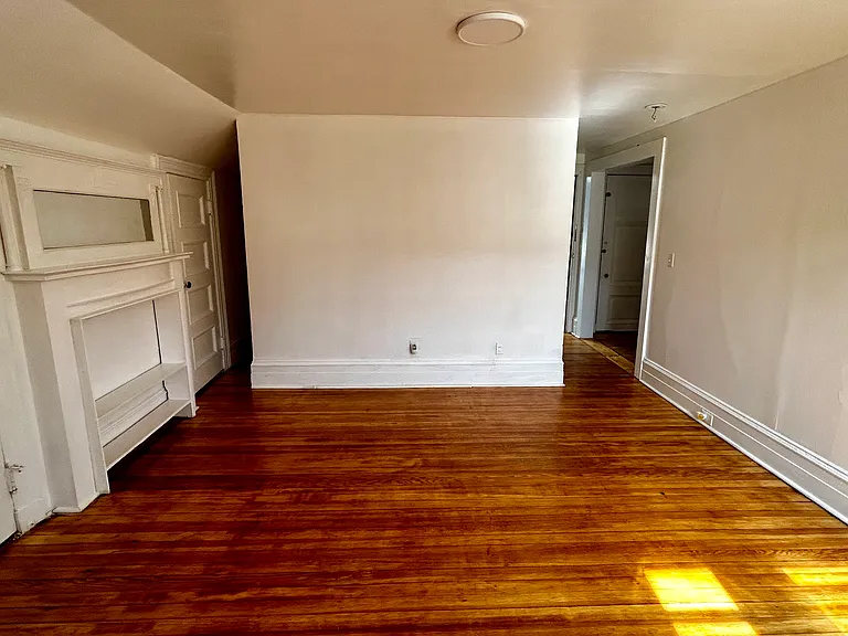 400 Whitney Ave #17 — Photo 6