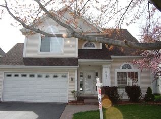 1052 Talbot Ln, Grayslake, IL 60030