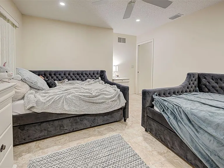 3670 Emily Ln — Photo 29