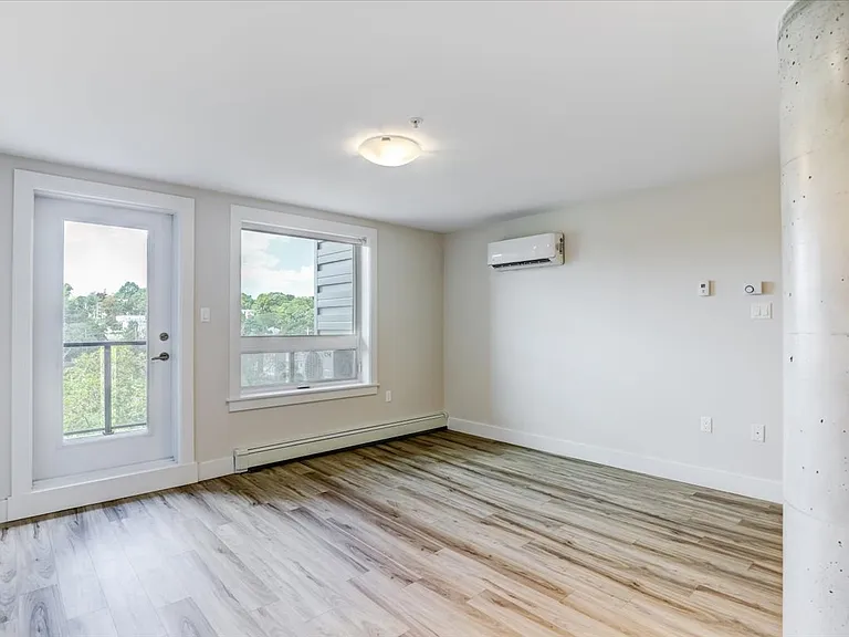 101 Ochterloney St — Photo 8
