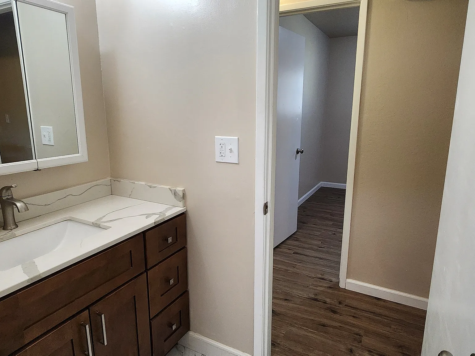 3 bed, 1032 sqft, $2,450 — Photo 4