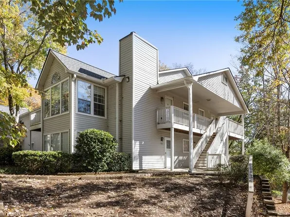 707 Gettysburg Pl, Sandy Springs, GA 30350