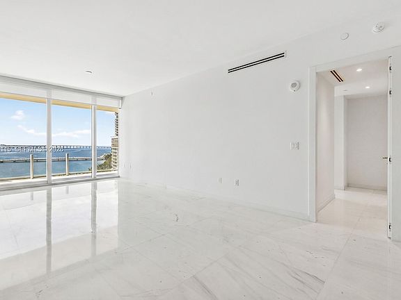 5th image of 300 Biscayne Boulevard Way Unit 1002