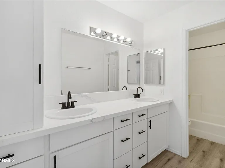 15801 N 29th St #5 — Photo 7