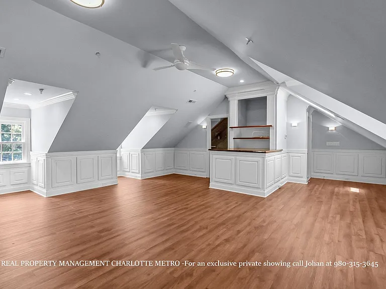 529 Queens Rd — Photo 30