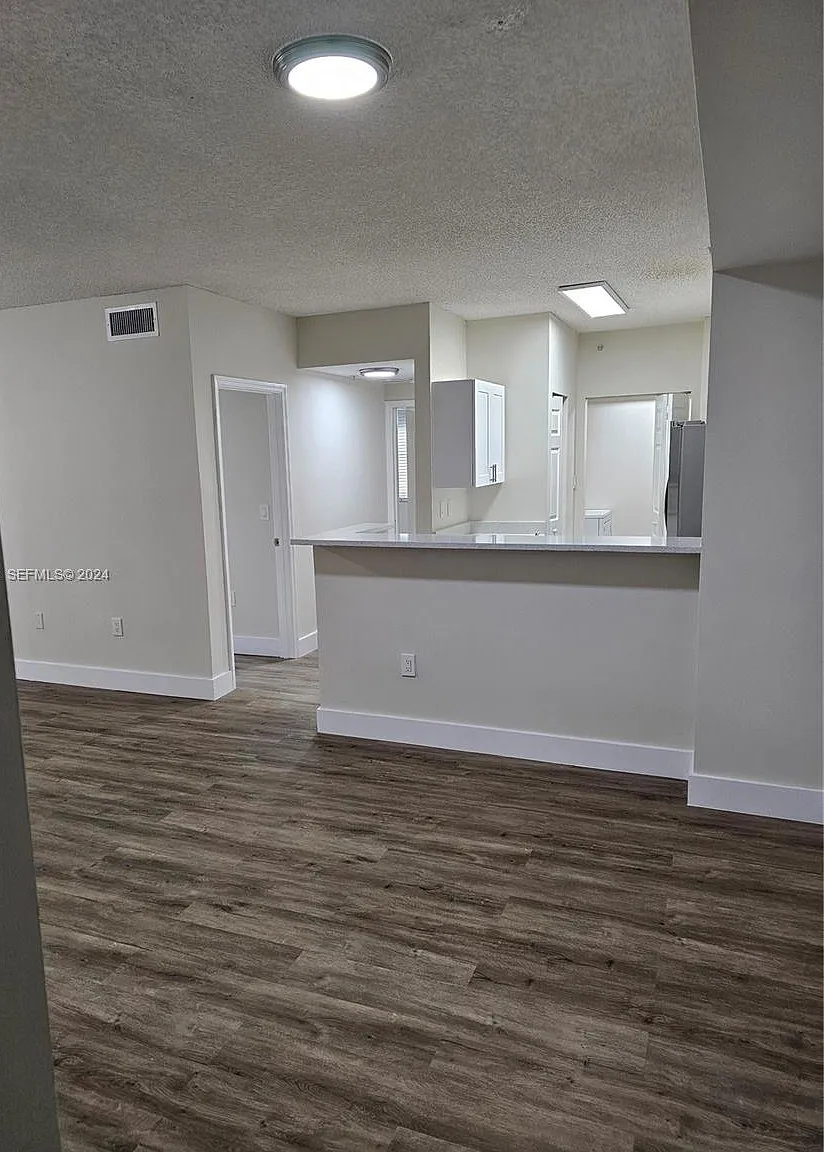 1 bed, 726 sqft, $1,950 — Photo 4