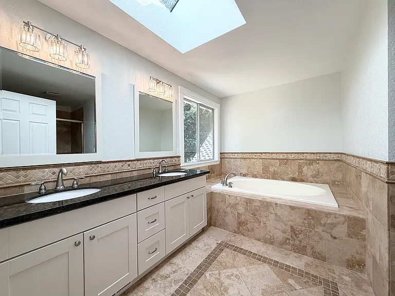 23820 SE 40th Pl — Photo 19