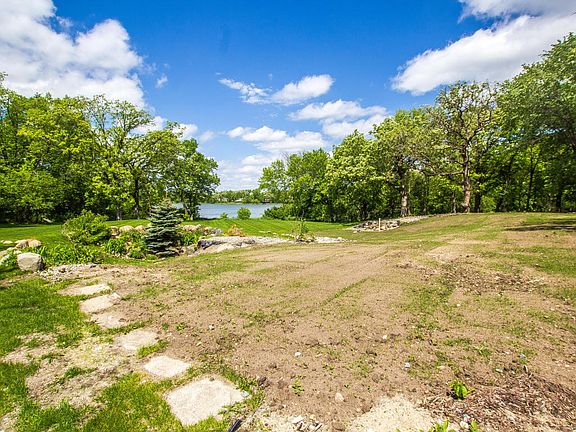 2nd image of 1506 Lakeside Dr