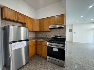 30-01 Newtown Ave #3R, Astoria, NY 11102