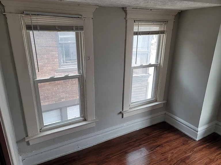 319 E 18th Ave — Photo 32