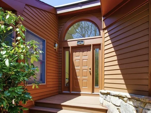 4 Hunt Drive #4, Jericho, NY 11753