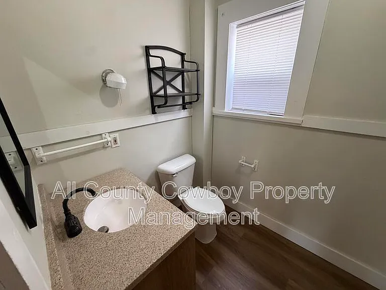 661 N 4th St — Photo 8