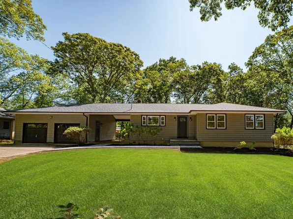 43 Sheppard Lane, Smithtown, NY 11787