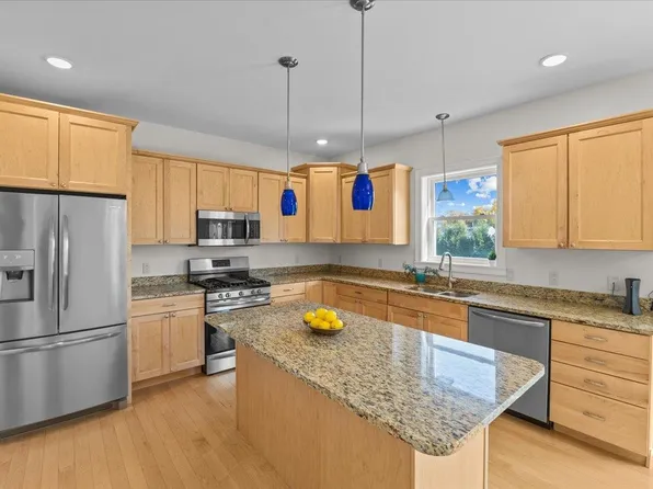 48 Chase Court, Essex, VT 05452