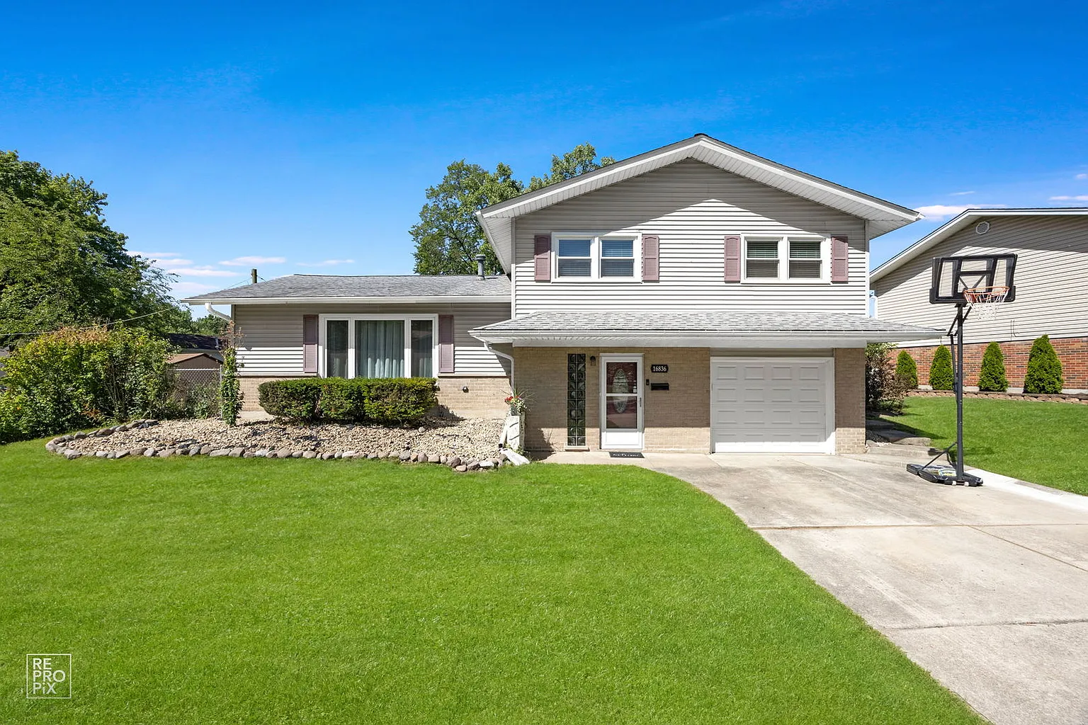 16836 Gaynelle Rd photo 1