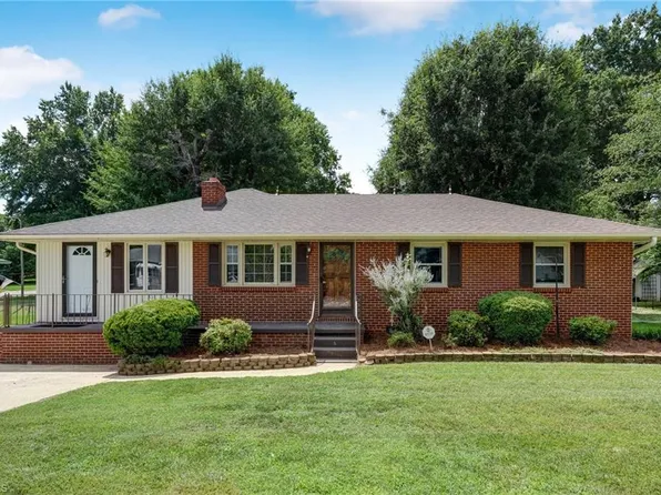 1106 Walnut St, Reidsville, NC 27320