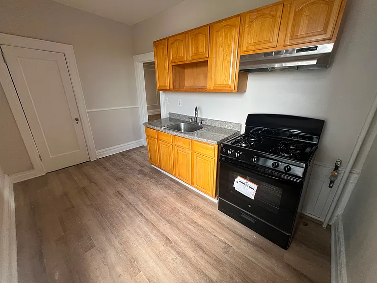 75 N 7th St #302 — Photo 2