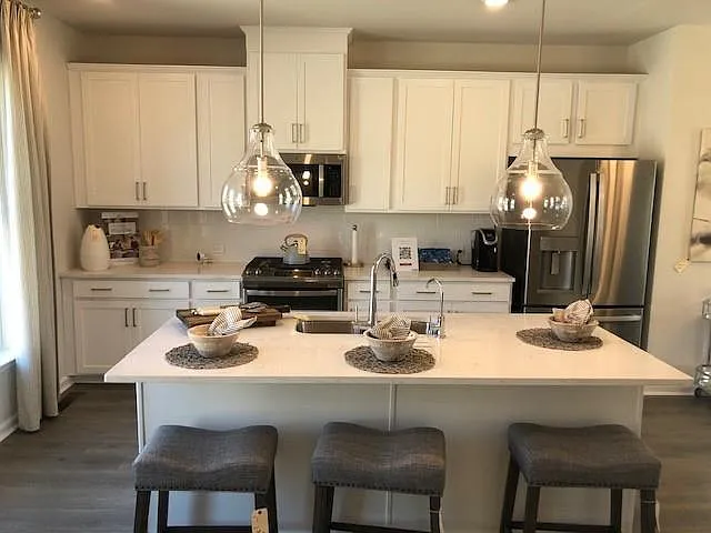 3805 Davis Cir — Photo 9
