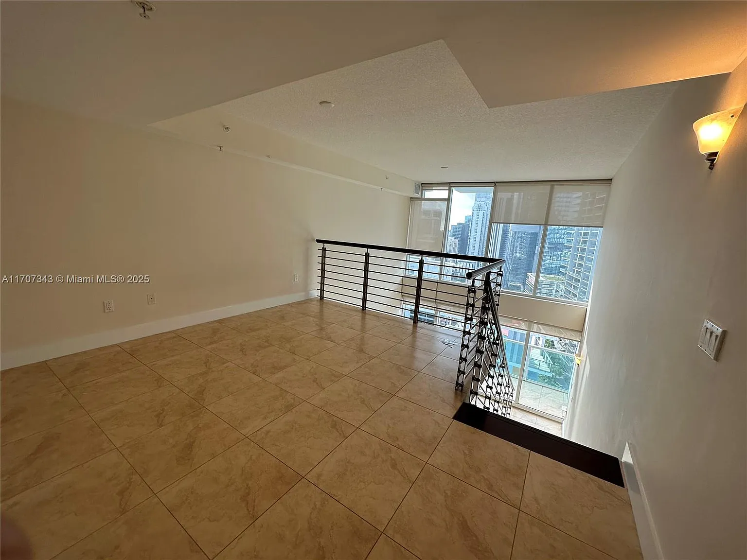 1 bed, 1.5 bath, 987 sqft, $2,900 — Photo 2