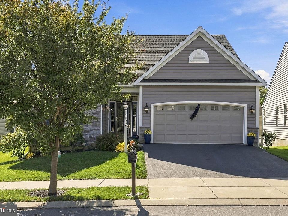 1st image of 137 Goldenfield Dr