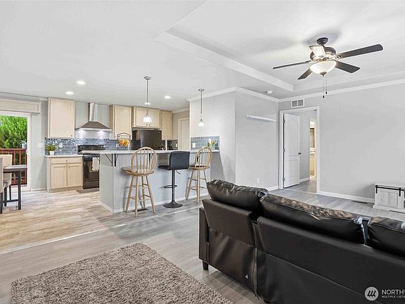 4th image of 5452 Meeker Drive