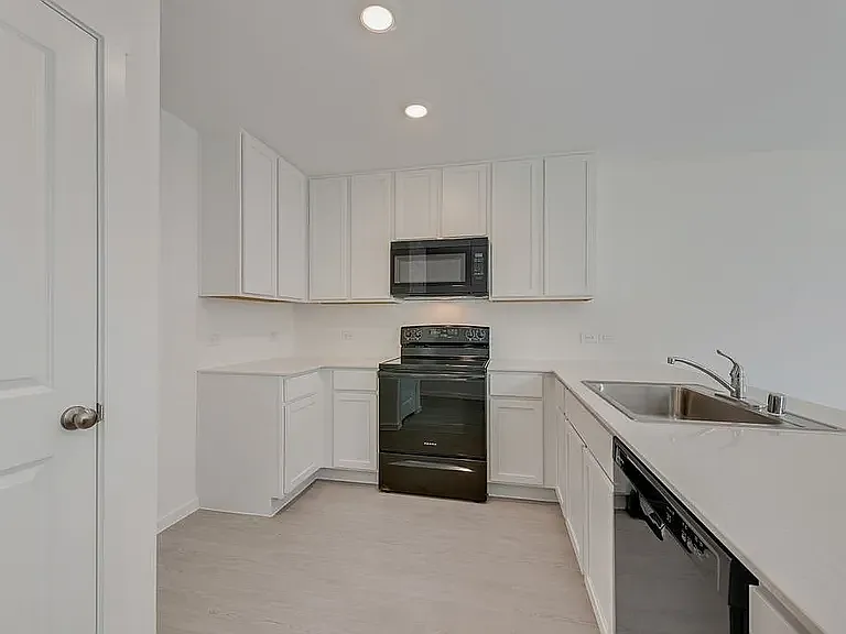 Pear Cir, Princeton — Photo 2