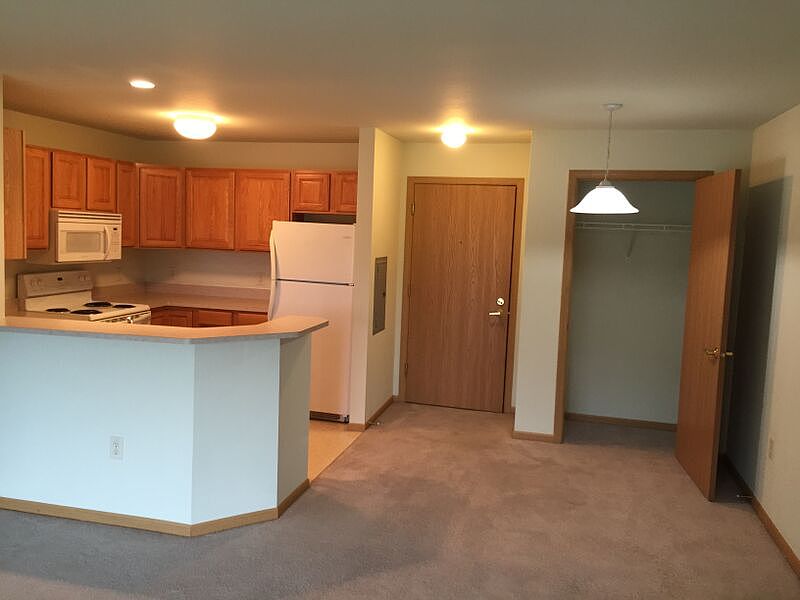 1st image of 202 Prairie Heights Dr APT 108