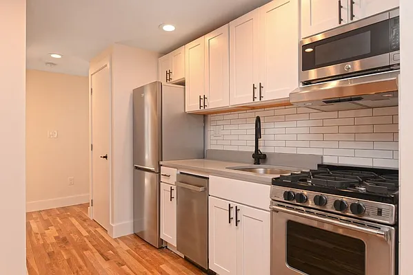 Rented by Bold New York | media 13