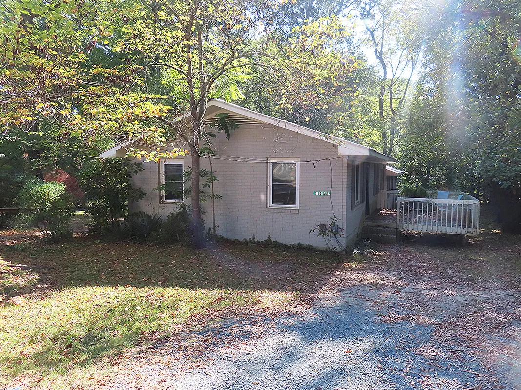 3 bed, 1125 sqft, $1,895 — Photo 1