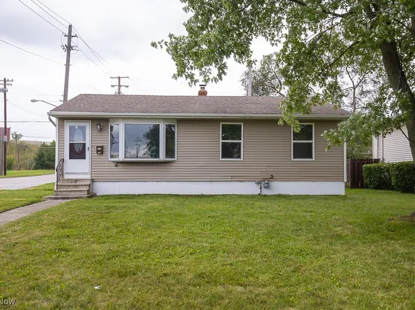 5519 Vickie Ln, Bedford Heights, OH 44146