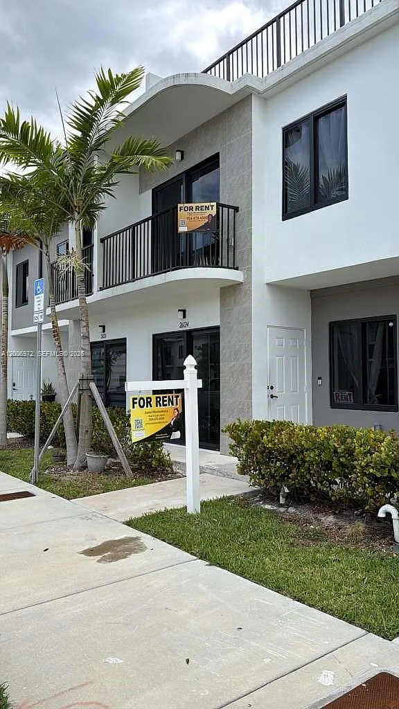 Building Photo - 26124 SW 145th Ct