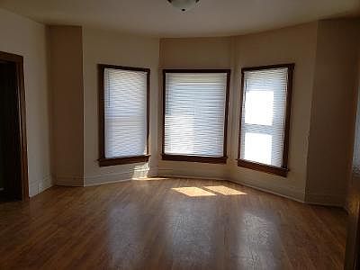 3rd image of 425 E Benton St