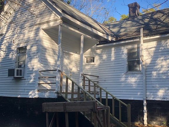 Exterior back_11292022