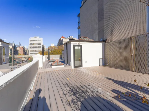 310 East 15th Street image 15 of 17