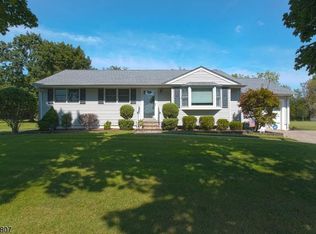40 Franklin Dr, Hillsborough, NJ 08844