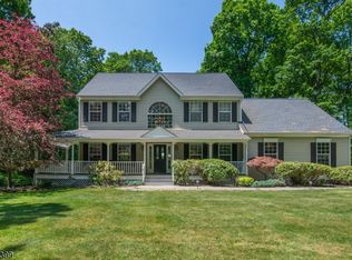 82 W Springtown Rd, Long Valley, NJ 07853