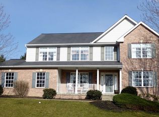 1025 S Lake Dr, Gibsonia, PA 15044