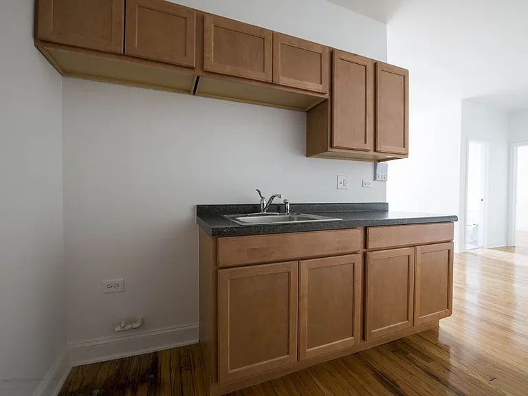 3600 W Franklin — Photo 29