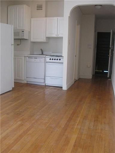 1st image of 424 W 49th St APT 2A