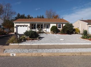 4 Bolingbroke Dr, Toms River, NJ 08757
